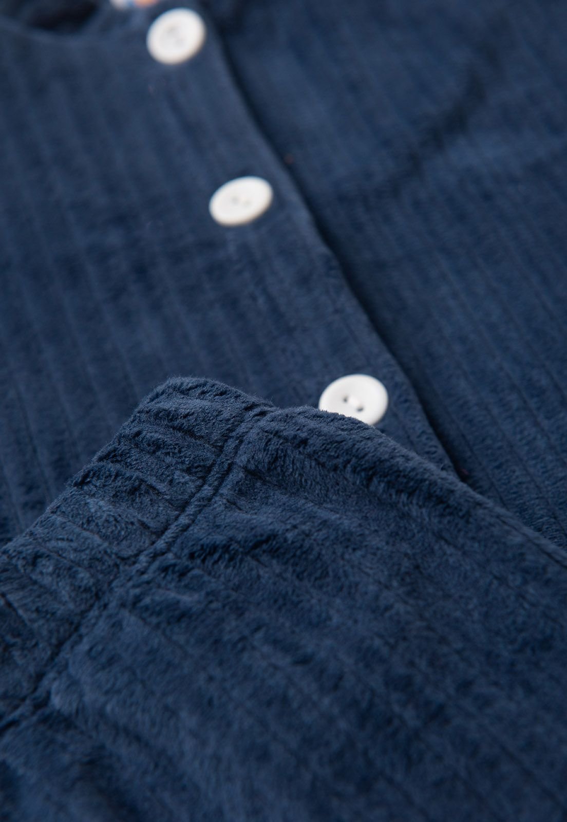Detalhe: Plush canelado do Conjunto Casaco e Cal&ccedil;a Plush Canelado Ame Kids, cor Azul Marinho