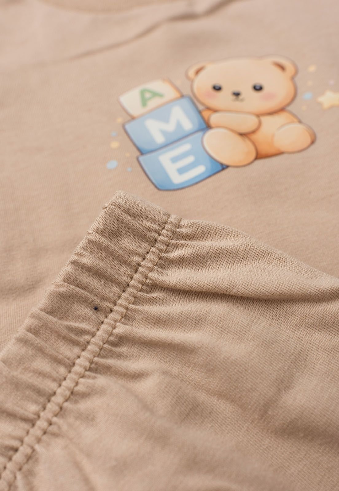 Detalhe: Cal&ccedil;a com el&aacute;stico do Pijama Blusa e Cal&ccedil;a Estampado Ame Kids, cor Doce de Leite